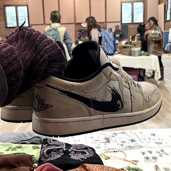 2021 Air Jordan ‘Brushstroke Swoosh - Paint Splatter’ - Picture 2 of 3